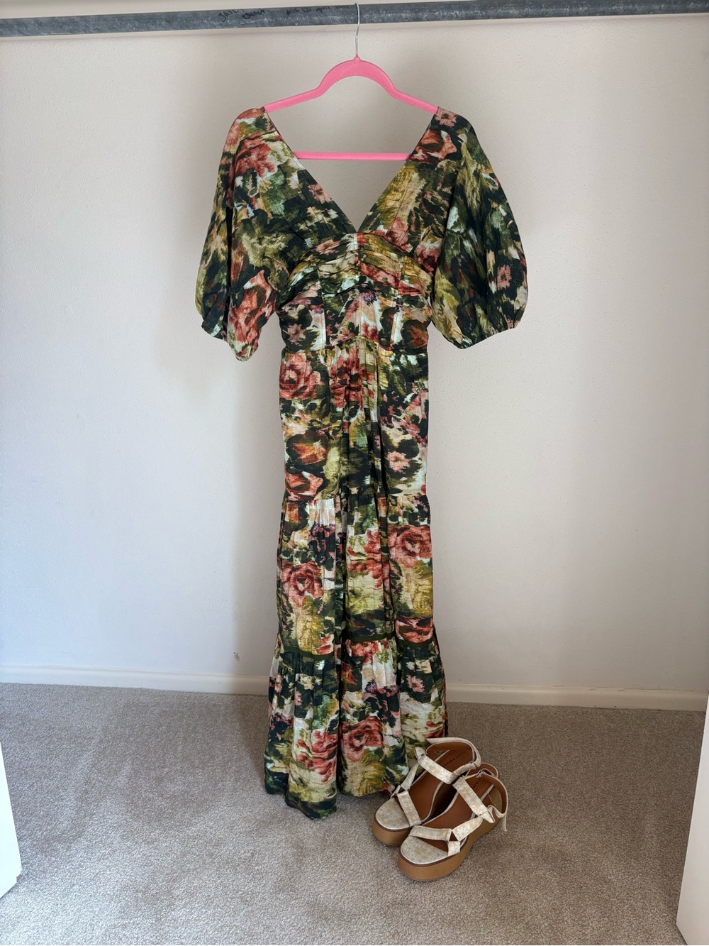 Green Floral V-Neck Maxi Dress with Puff Sleeves